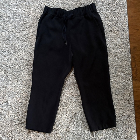 lululemon athletica Pants - Lululemon On the Fly Black Cropped Pants